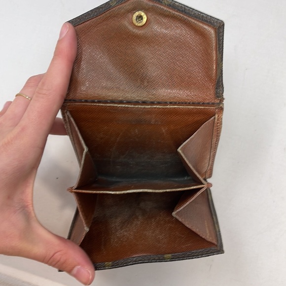 Low Start LV Authentic Wallet - Picture 5 of 9